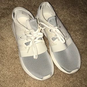 Women’s Adidas Tubular Viral W - Size 6 1/2